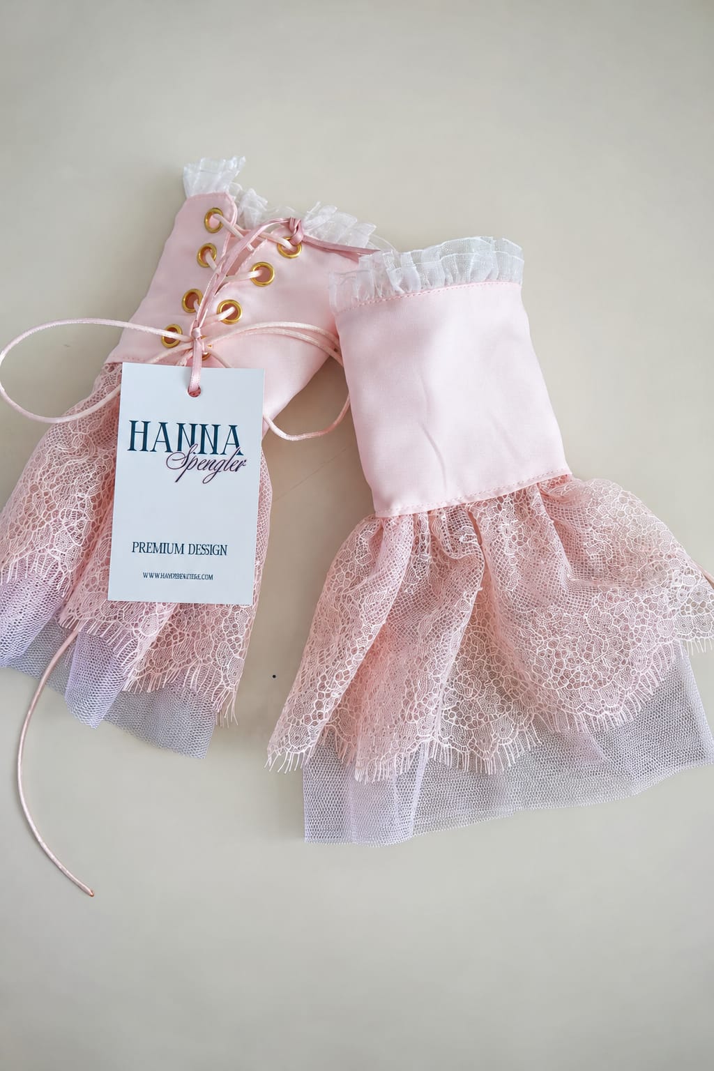 Satin-Handstulpen mit echter Chantilly-Spitze